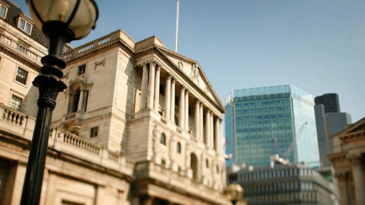 Bank of England expects more households to default on mortgages