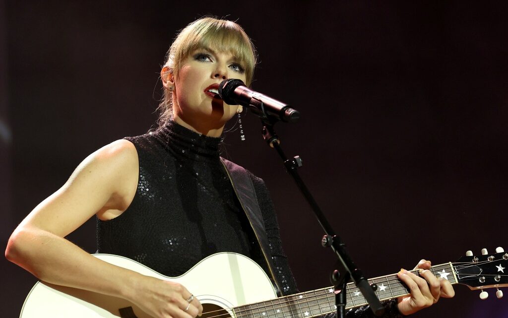 Taylor Swift Just Pulled Off A Chart Feat That Not Even The Beatles (Or Drake) Can Match