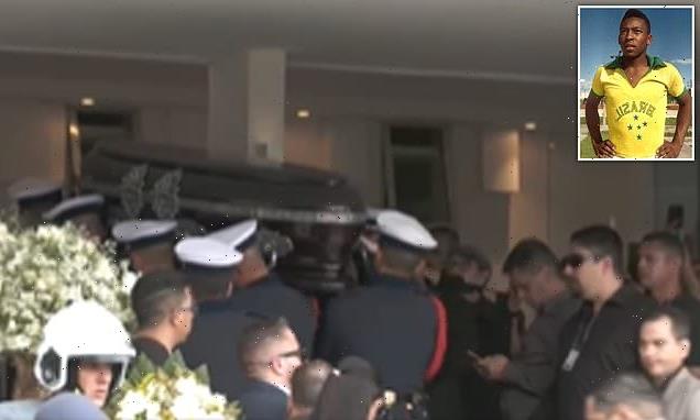 Farewell to &apos;The King&apos;: Pele arrives at his final resting place