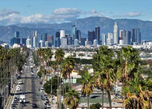 Los Angeles On-Location Filming Falls In 2022; TV Pilots Plummet By 71.9% As Film & TV Production Drops, FilmLA Says