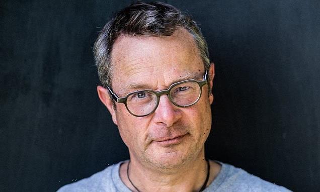 Couples should buy local flowers, Hugh Fearnley-Whittingstall says Couples should buy local flowers, Hugh Fearnley-Whittingstall says