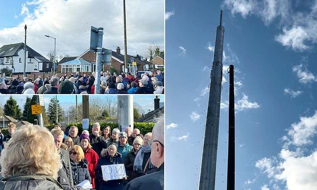 Furious residents protest against &apos;horrific&apos; 50ft broadband mast