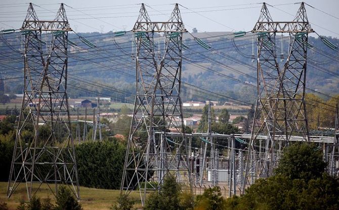 Peak power demand hits historic high of 220 Gw, may cross that level soon