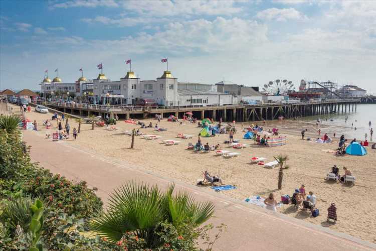 Seaside town and beach urgently cordoned off after 'unexploded device' found by Clacton Pier | The Sun