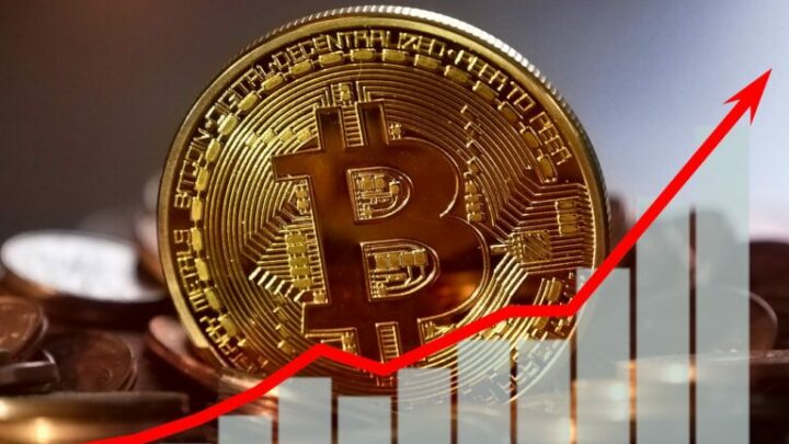 Bitcoin Price Surge Expected by QCP Capital Amid Low Macro Correlations