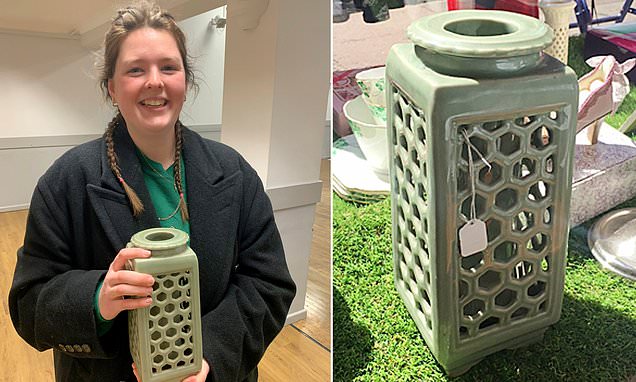 Cafe Worker sells £8.50 vase for £4,195