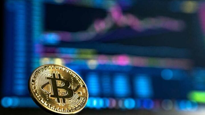 Why This Billionaire Continues To Advocate For Bitcoin Amid Surging US Debt