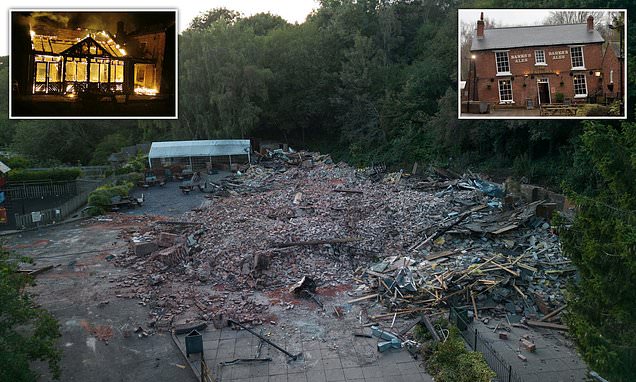 Experts wanted listed building status for &apos;wonky pub&apos; before fire