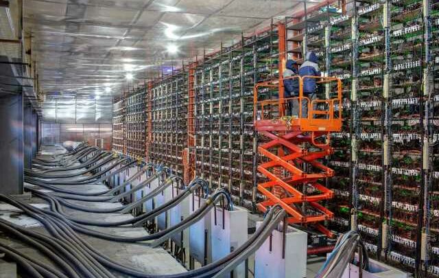Analyst Uncovers BlackRock Long Interest In Bitcoin Mining – Details
