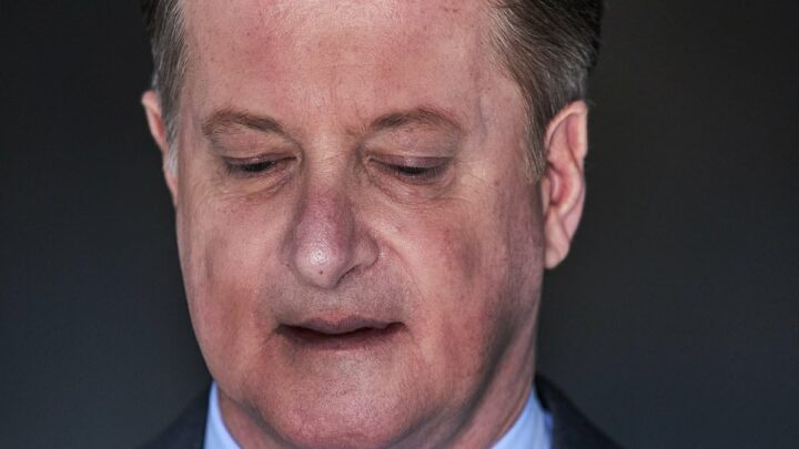 Man&apos;s resemblance to David Cameron sees him stopped in street