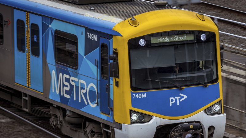 Melbourne trains halted as communications go down